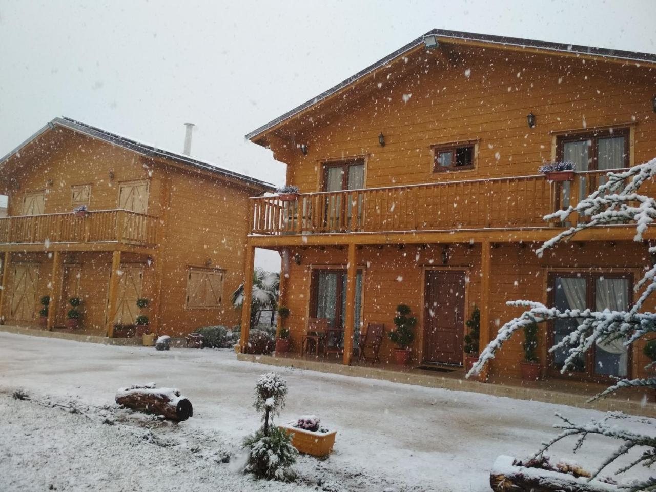 Kastor Chalets Ampelokipoi  Exterior photo